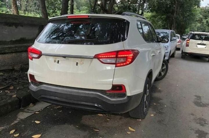 Mahindra XUV 700 Rear