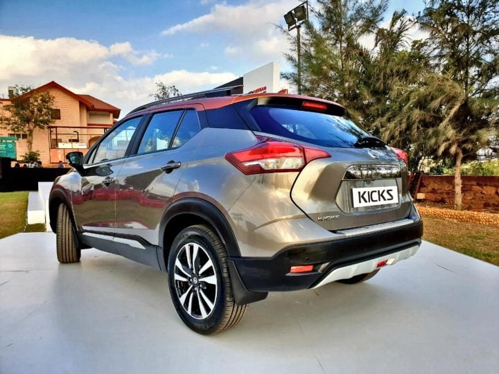 nissan kicks rear Image