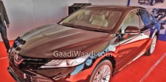 2019 toyota Camry side front image