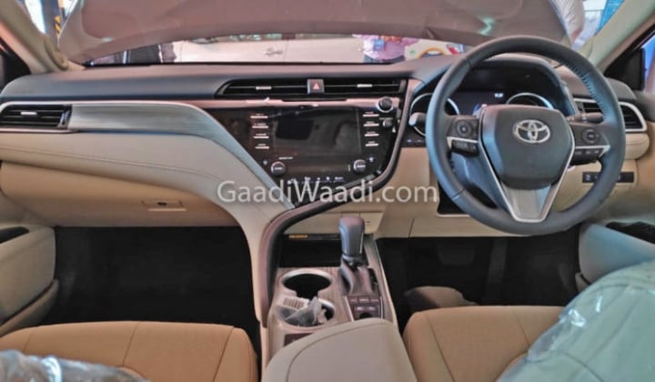 2019 toyota camry interiors image