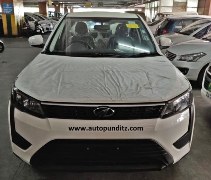 Mahindra XUV 300 spy front image