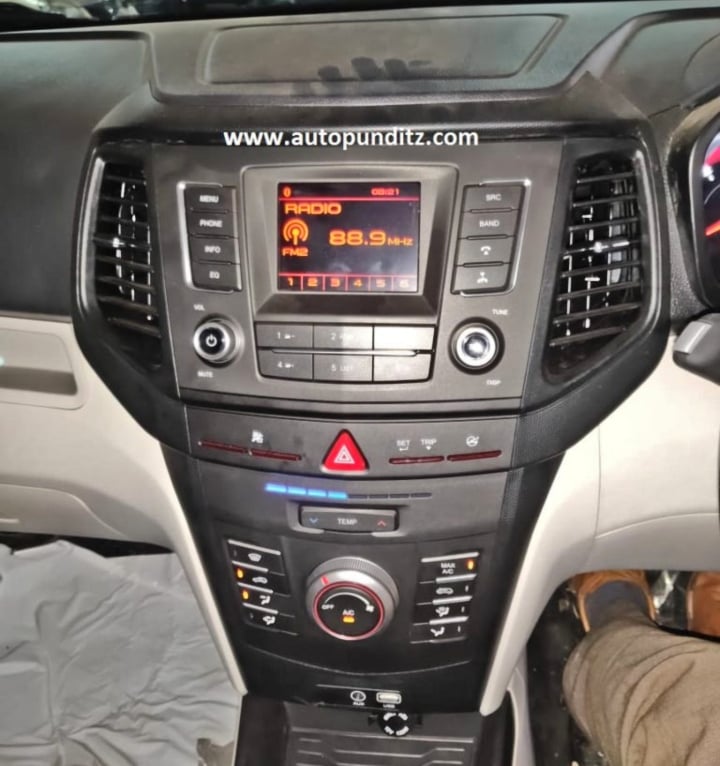 mahindra xuv 300 central console spy image