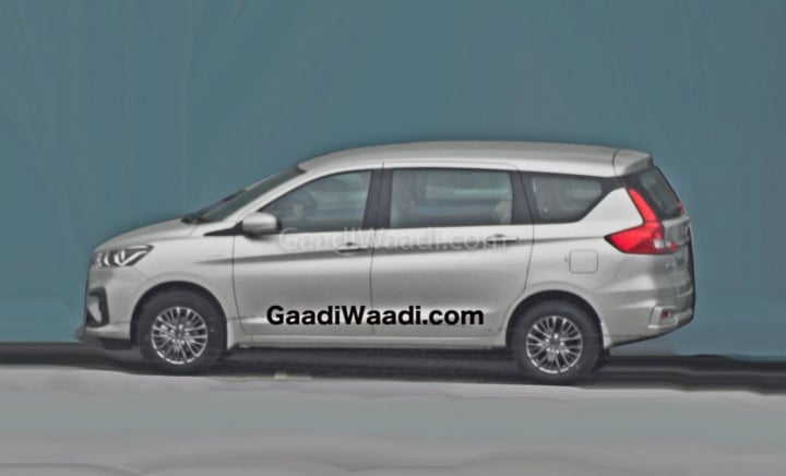 2019 maruti ertiga black alloy wheels image