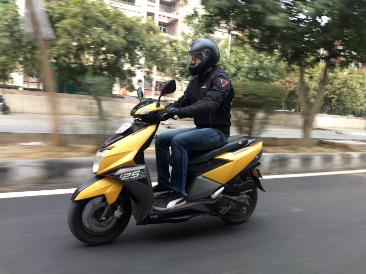 Tvs Ntorq 125 Tracking Front Car Blog India Tvs Ntorq 125 Tracking Front