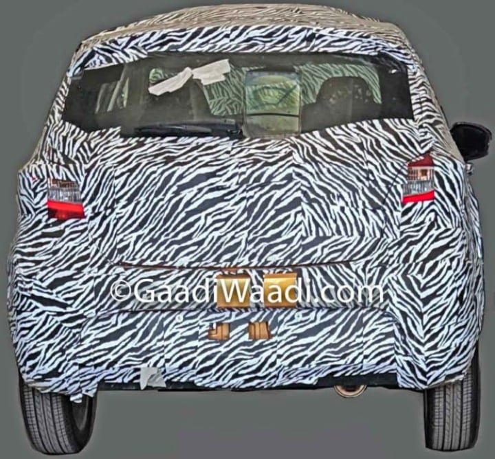 tata tiago facelift rear image