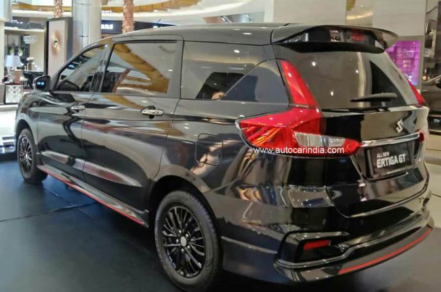 Suzuki Ertiga GT looks stunning with a body kit and black alloys!