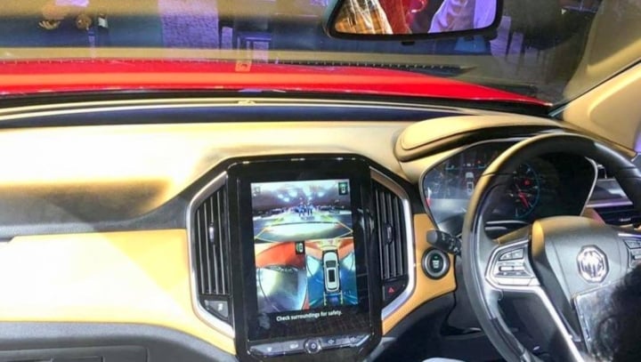 mg hector touchscreen