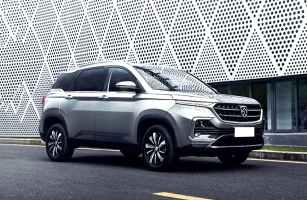 MG Hector vs Mahindra XUV500 Engine, Dimensions, Design