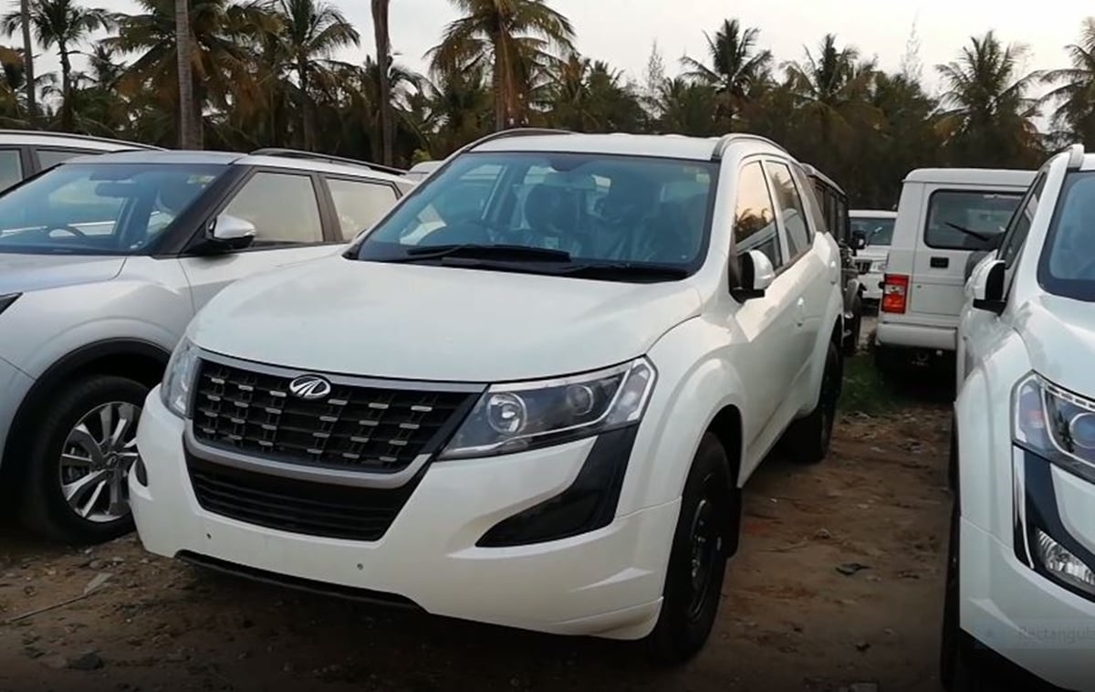 Mahindra XUV500 W3