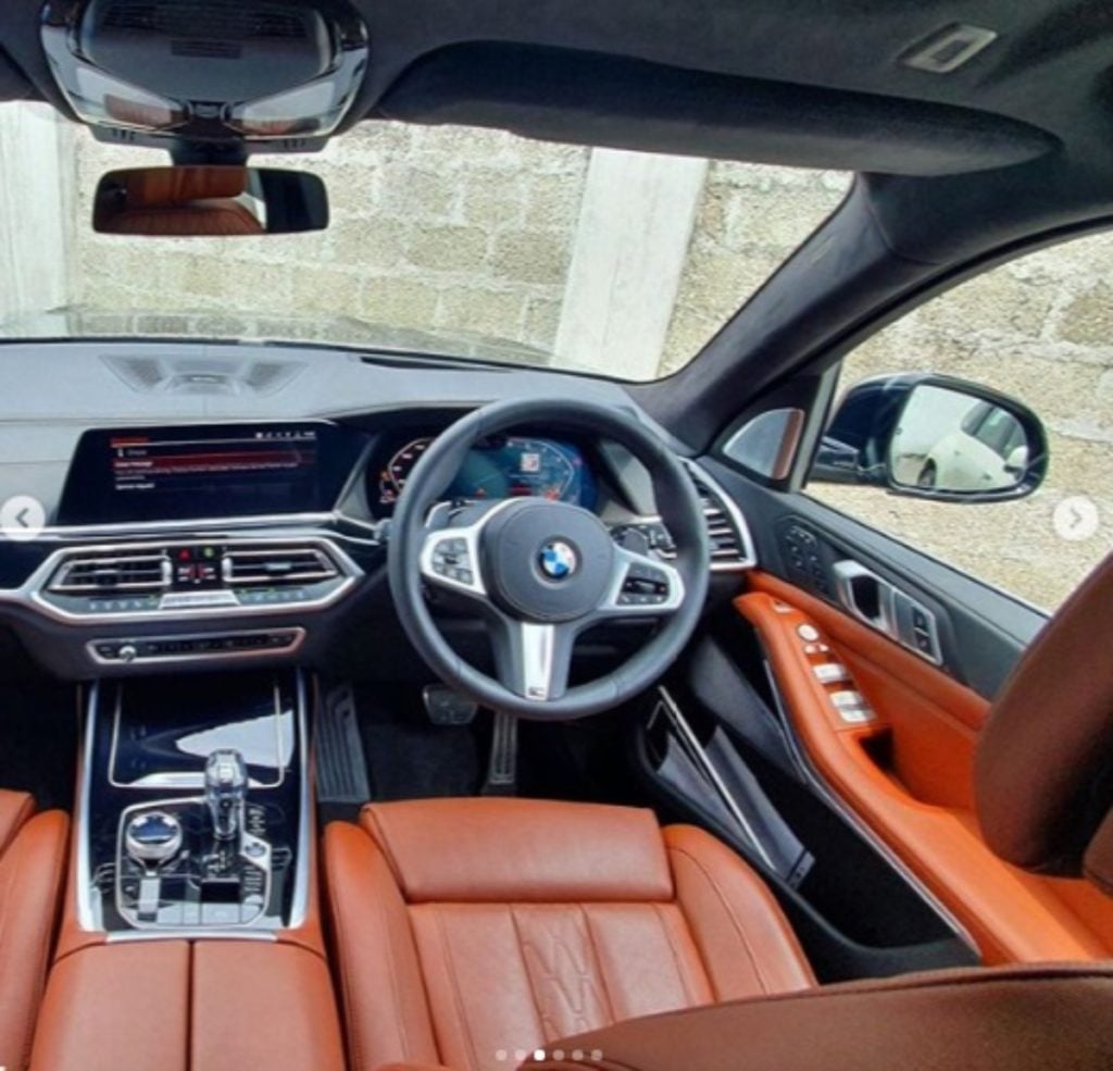 BMW X7 infotainment image