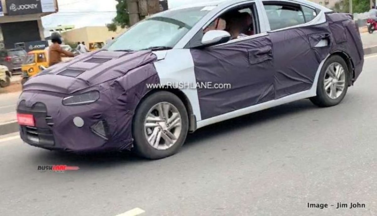 2019 Hyundai Elantra Spied In India - Launch Expected by Festive Season