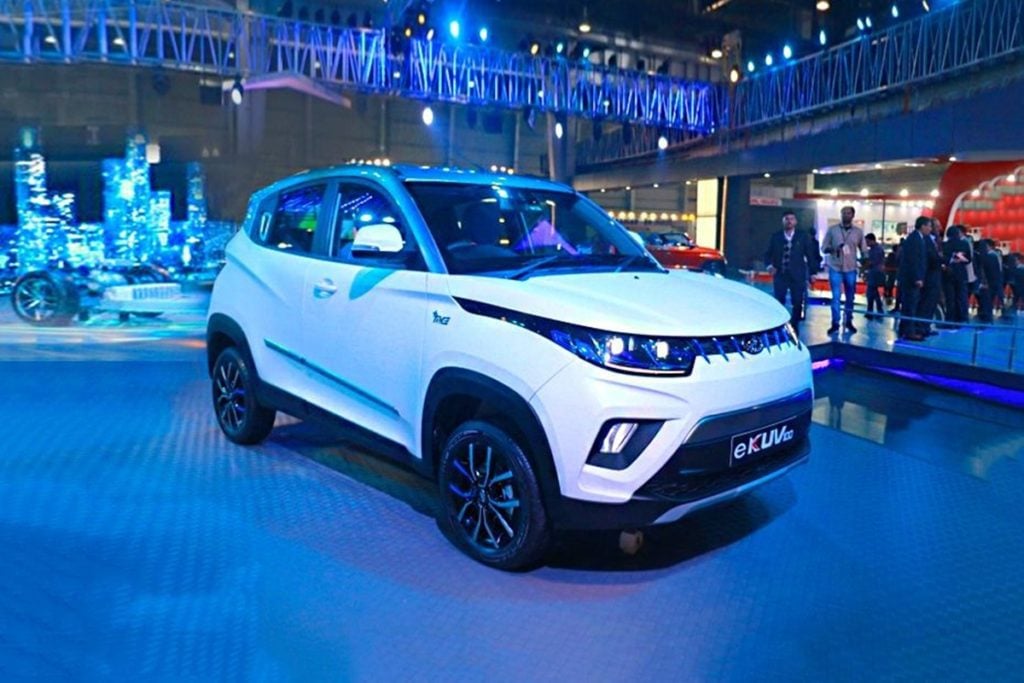 mahindra eKuv100 images front three quarters