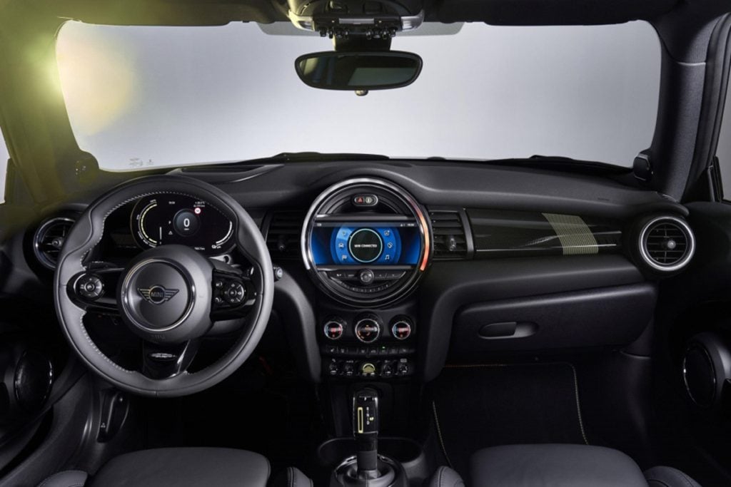 Mini Cooper SE interiors