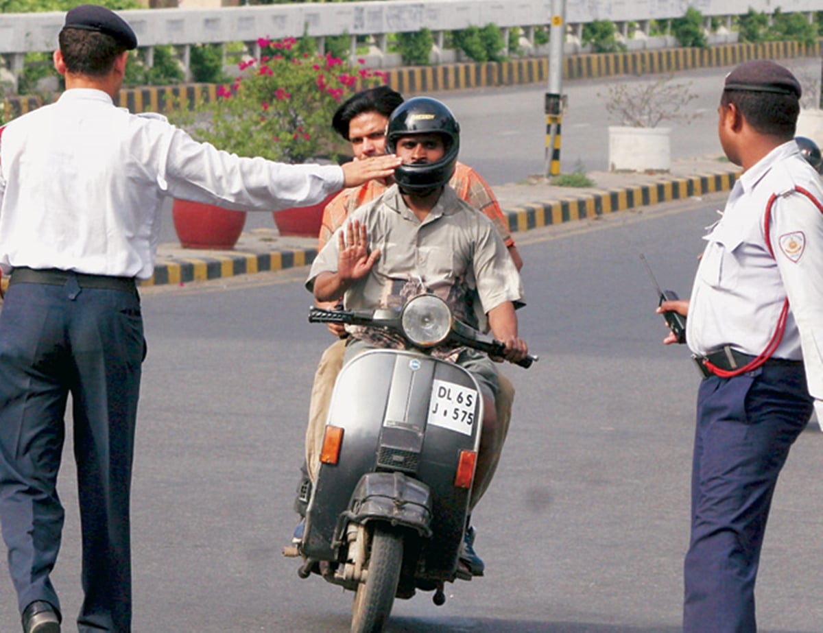 Two wheeler Traffic Challan image