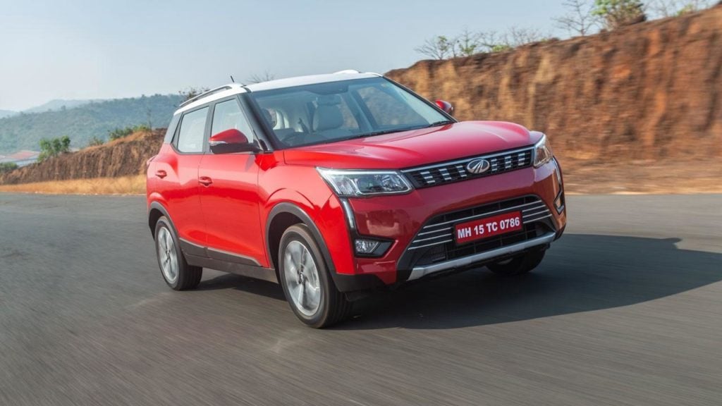 Mahindra Offers a sunroof on the top-end W8(O) variant of the XUV300