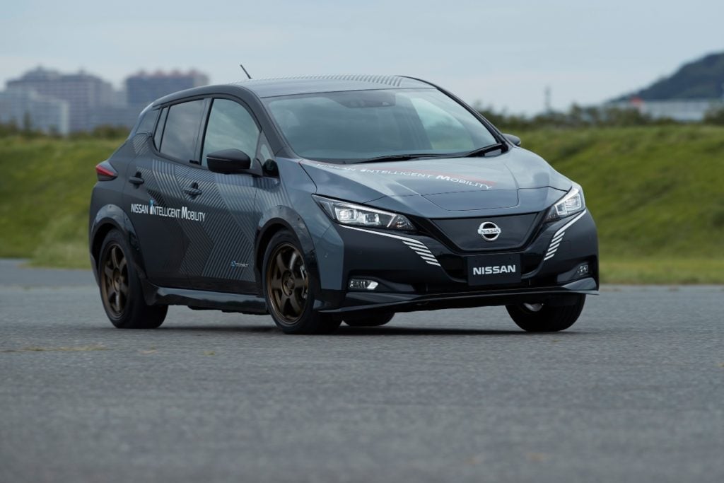 Nissan 4-Wheel Drive EV Image