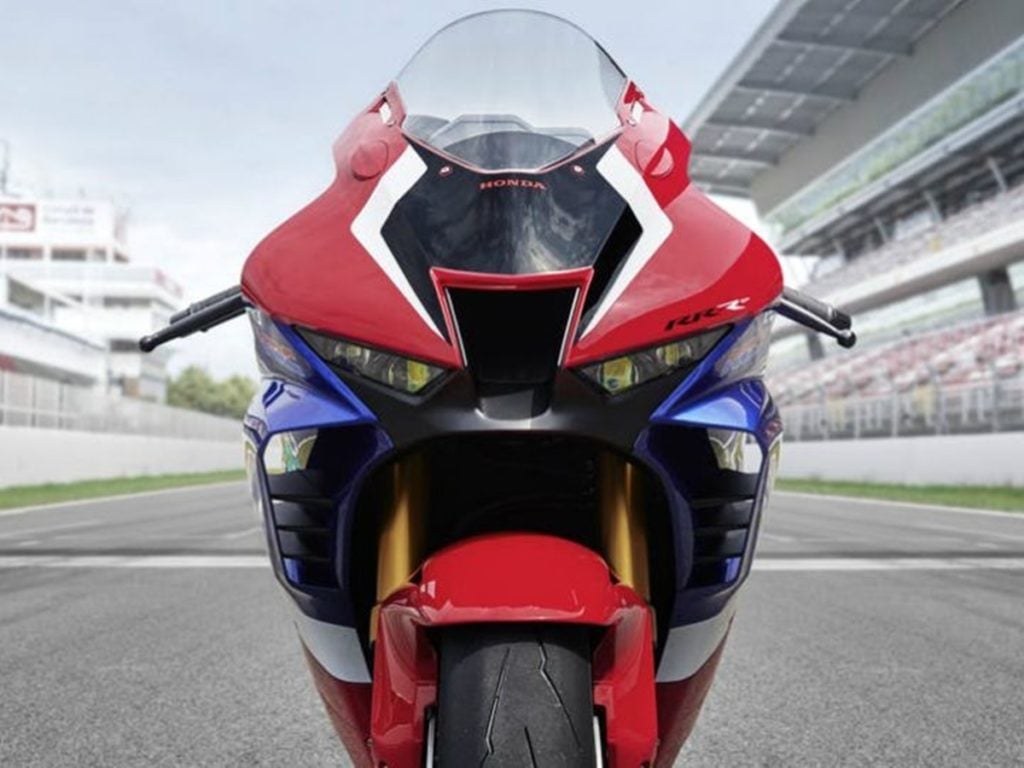 La nouvelle moto est tout au sujet de l'aérodynamique et semble tout droit sortie du manuel MotoGP de Honda.