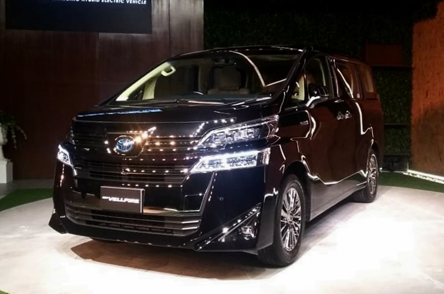 Toyota-Vellfire-5