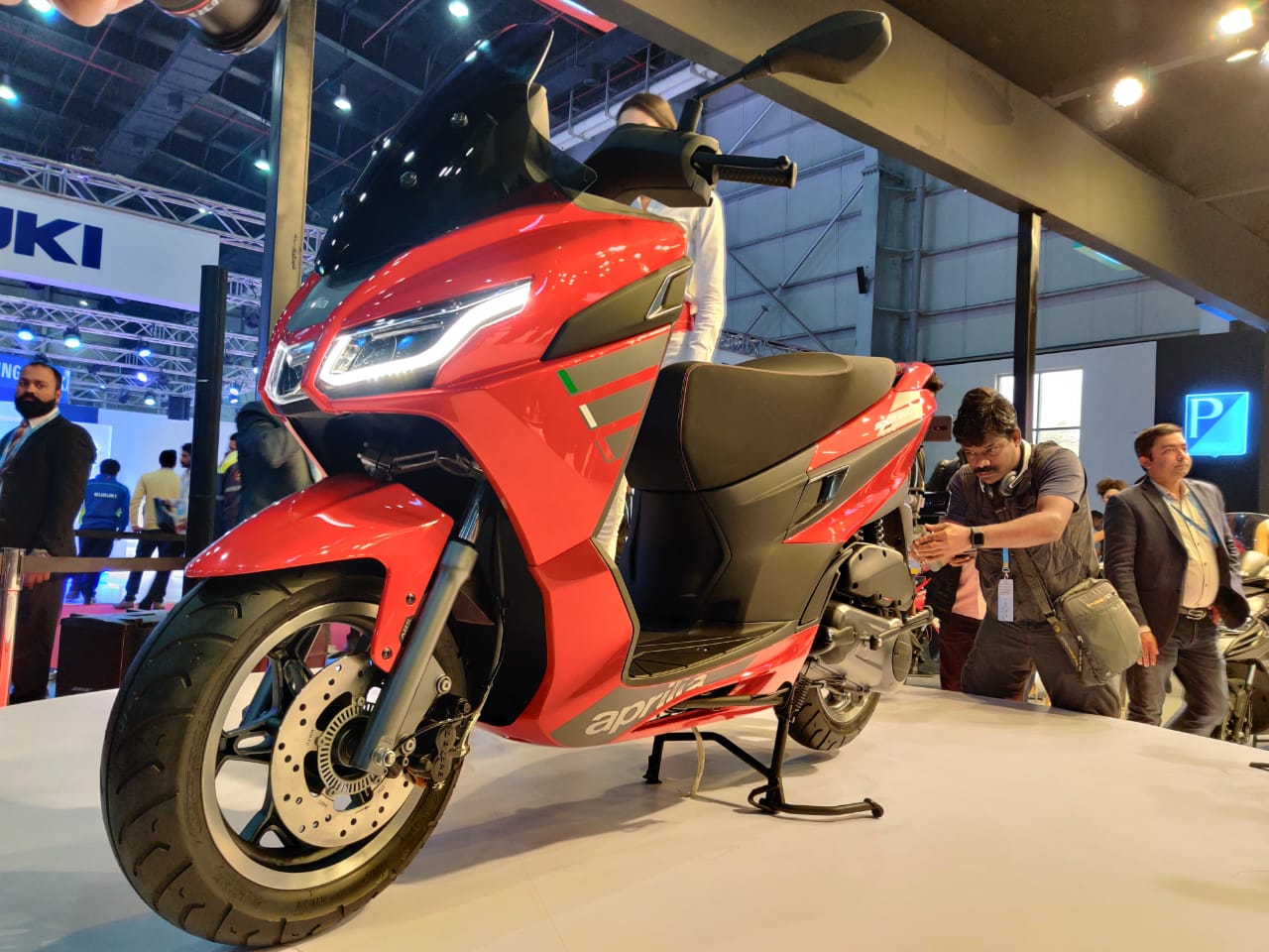Aprilia Sxr 160 Maxi Scooter Unveiled At The Auto Expo