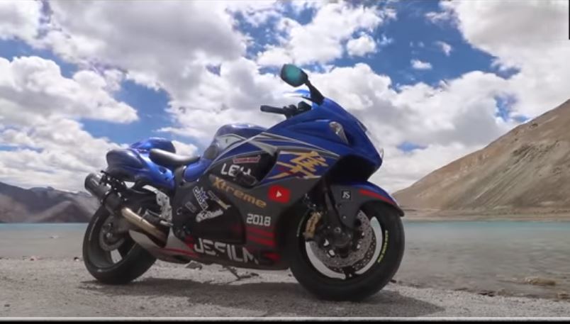 Une Suzuki Hayabusa par le Pangong Tso - un exploit incroyable