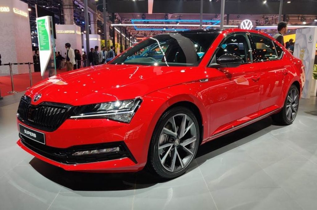 Il s'agit de la nouvelle variante Sportline de la Skoda Superb.