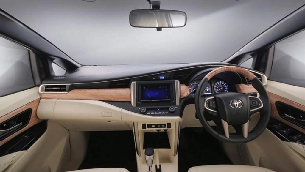 Innova Car Rental in Chennai Tariff starts from ₹14/KM | Chennai Travels