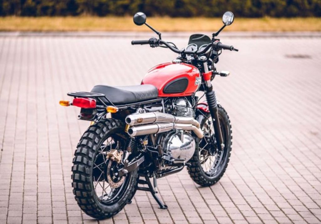 The modification job includes several aftermarket accessories along with genuine Royal Enfield accessories as well. 