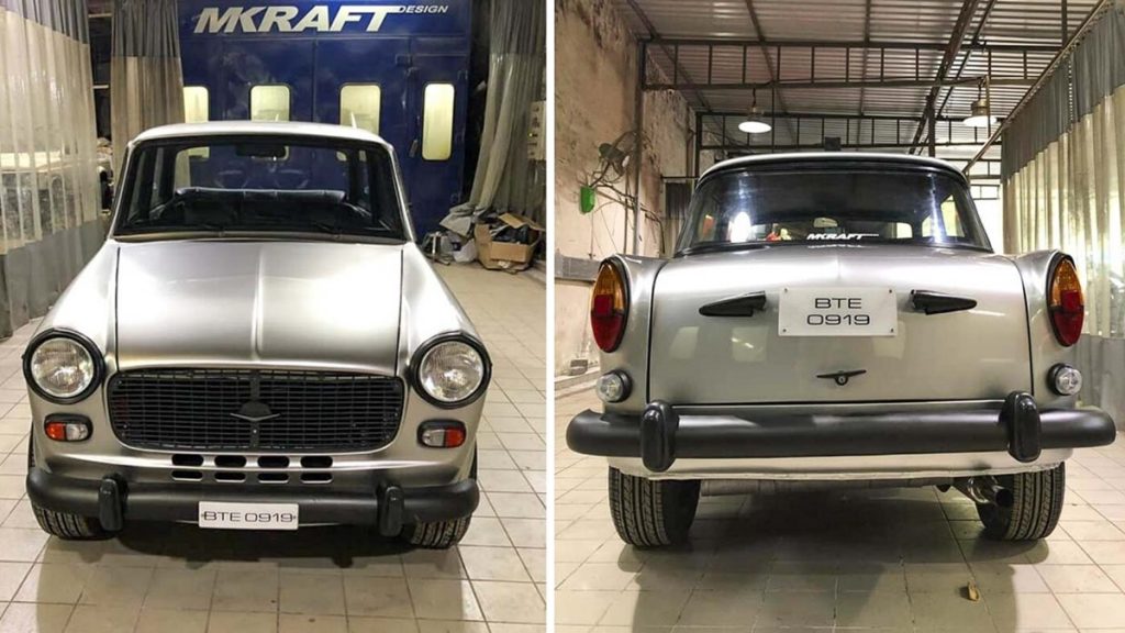 All body panels on this Premier Padmini are completely stock. 