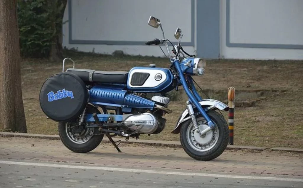 This is the Rajdoot GTS 175, a motorbike that shot to fame after it was featured in a Rishi Kapoor film, Bobby.