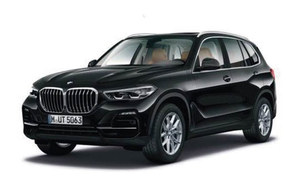 BMW a lancé une nouvelle variante SportX d'entrée de gamme du X5 en Inde. 