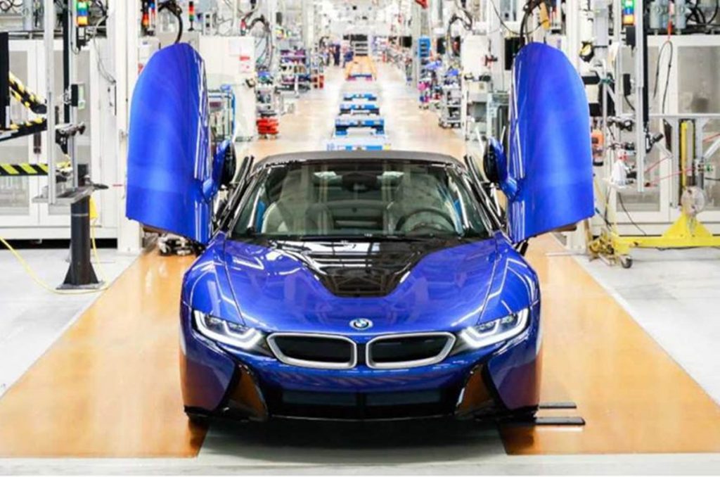 Il s'agit de la dernière BMW i8 à sortir de la chaîne de production.