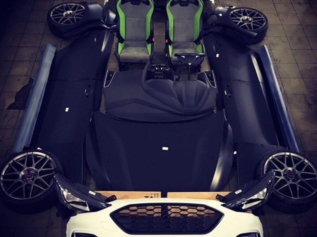 This Focus Speedster is powered by Ford's 2.0L turbo-petrol engine with 252hp of power.