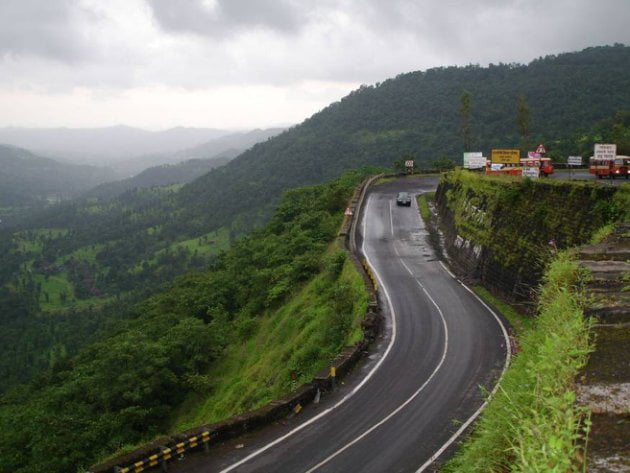 The route through the Western ghats through Southern Maharashtra is the more scenic one for Mumbai-Goa motorcycle road trip. 