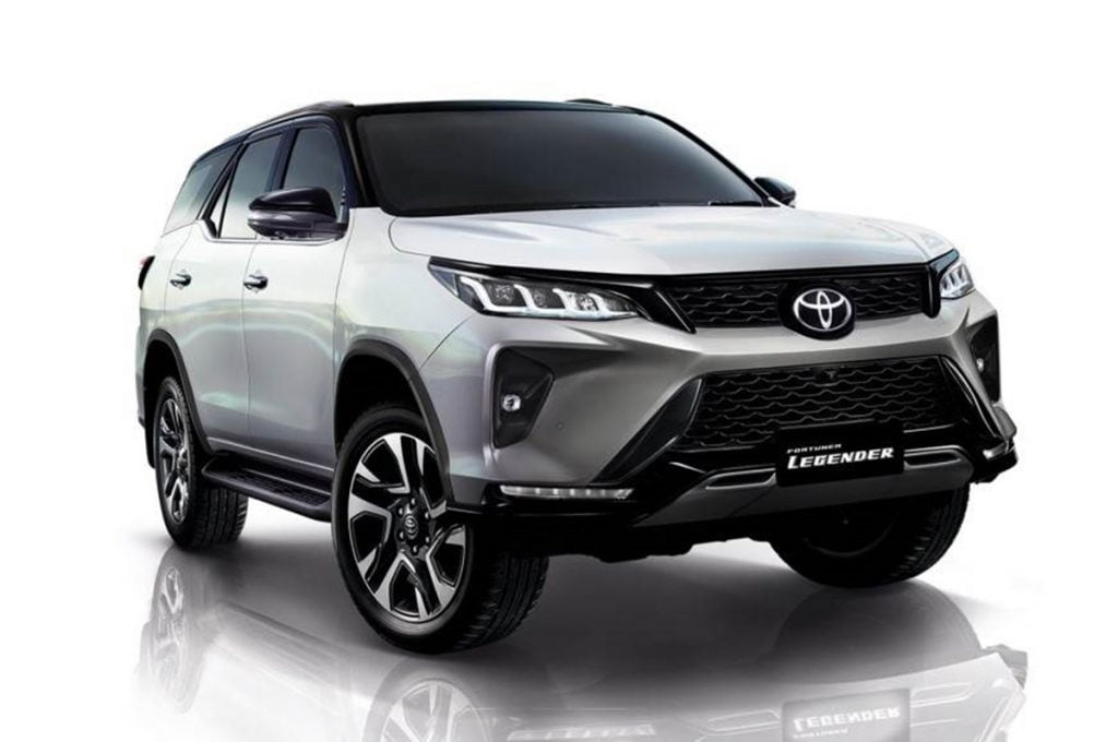 Le lifting Fortuner obtient également un nouveau modèle Legender haut de gamme qui vient avec un style sportif et plus de fonctionnalités. 