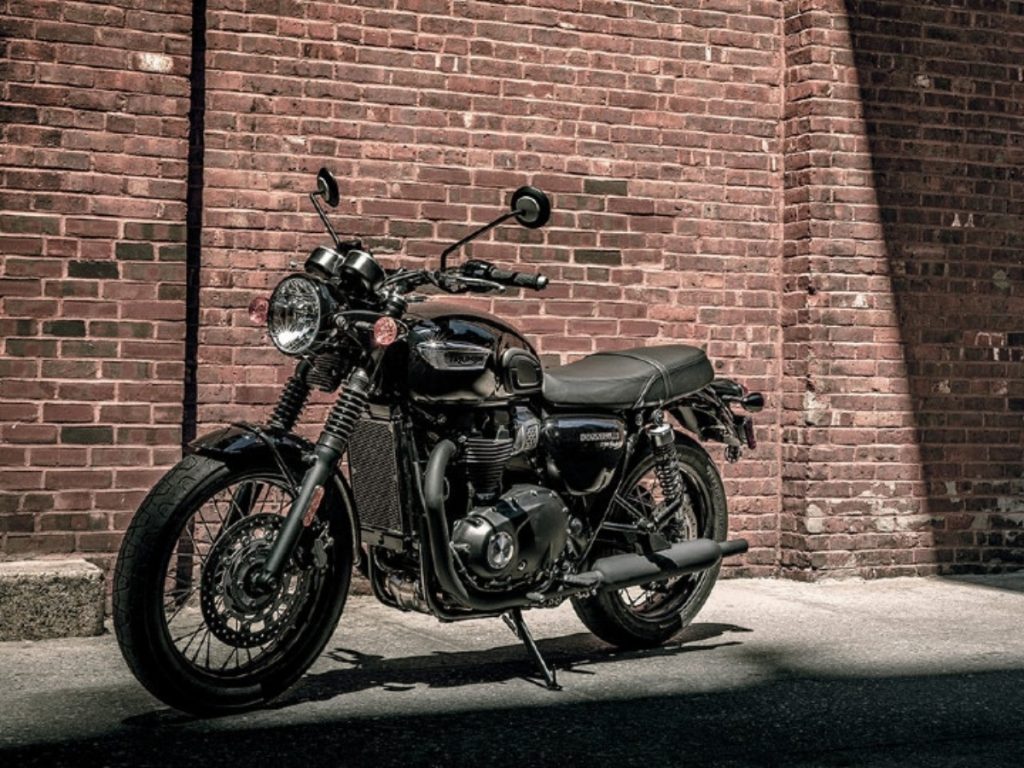 Triumph lancera bientôt de nouvelles éditions Black de la Bonneville T100 et de la Bonneville T120 en Inde. 