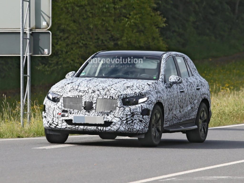 These are the first spy shots of the next-gen Mercedes Benz GLC spied testing in Germany. 