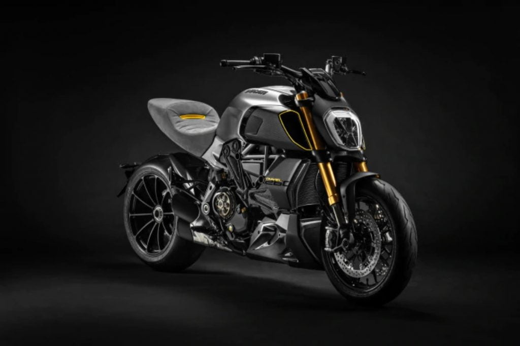 Ducati construit un modèle en édition limitée de la Diavel 1260 S en collaboration avec Lamborghini. 