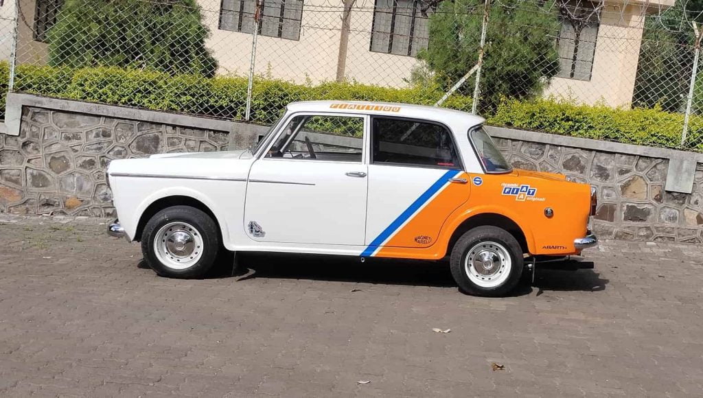 This modified Premier Padmini has a rally inspired look which is really cool. 