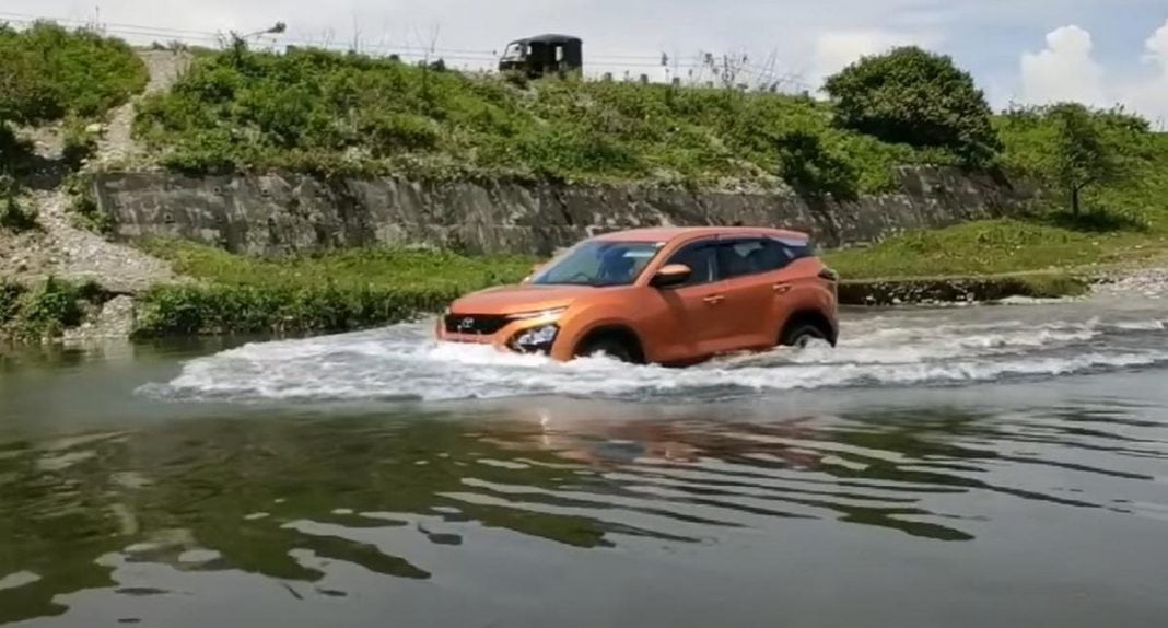 Here’s Tata Harrier Going Through HighLevel Water To Show Its Wading Capability » Car Blog India