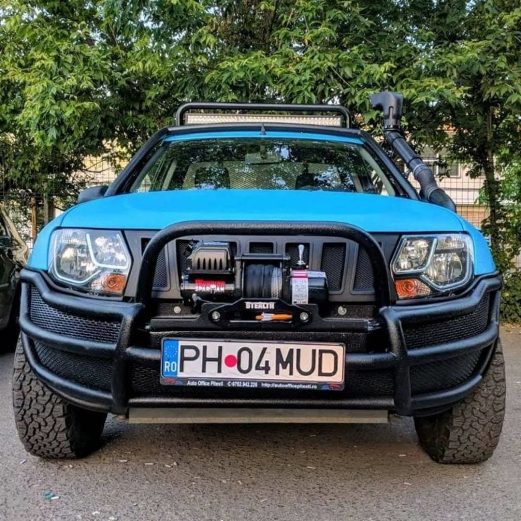 The bumpers are custom units from Mudster and it comes complete with a stinger bar and an electric winch at the front along with a towing hook at the rear.