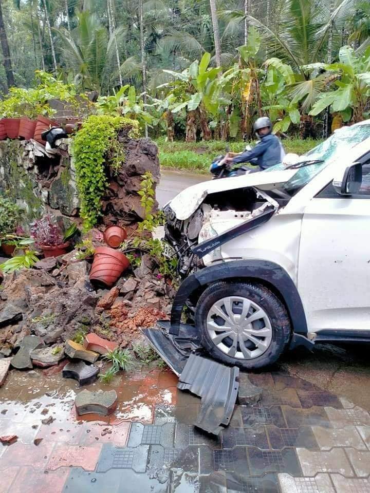 Mahindra KUV100