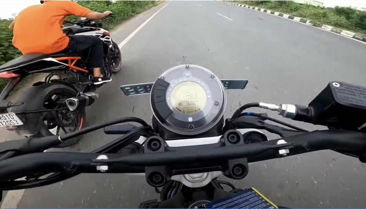 Husqvarna Svartpilen 250 Vs KTM Duke 