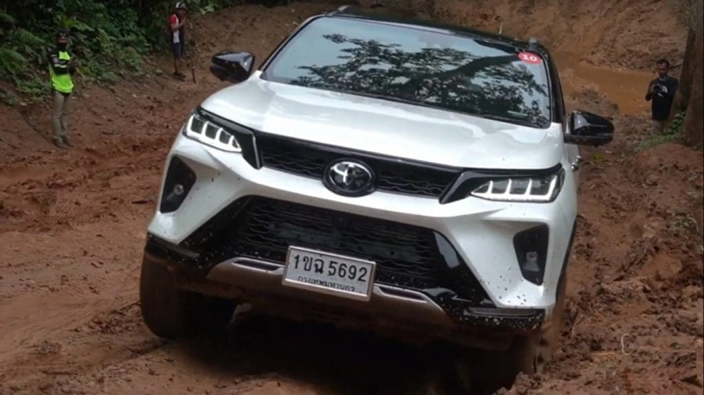 Here's a Toyota Fortuner doing some serious off-roading in Thailand. 