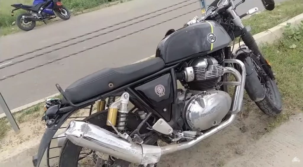Royal-Enfield-GT650-Accident-2-1068x587-1