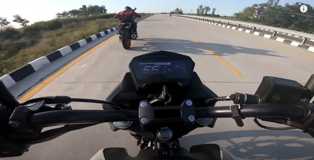 Hero Xtreme 160R Vs Yamaha MT 15 Drag Race See The Winner