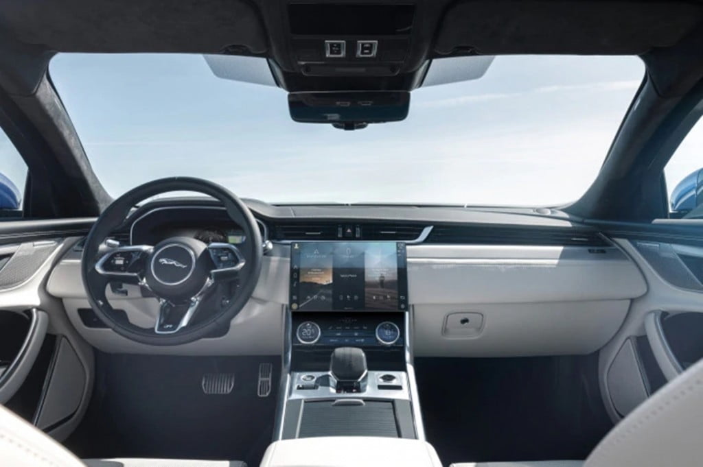 2021 Jaguar XF interiors. 