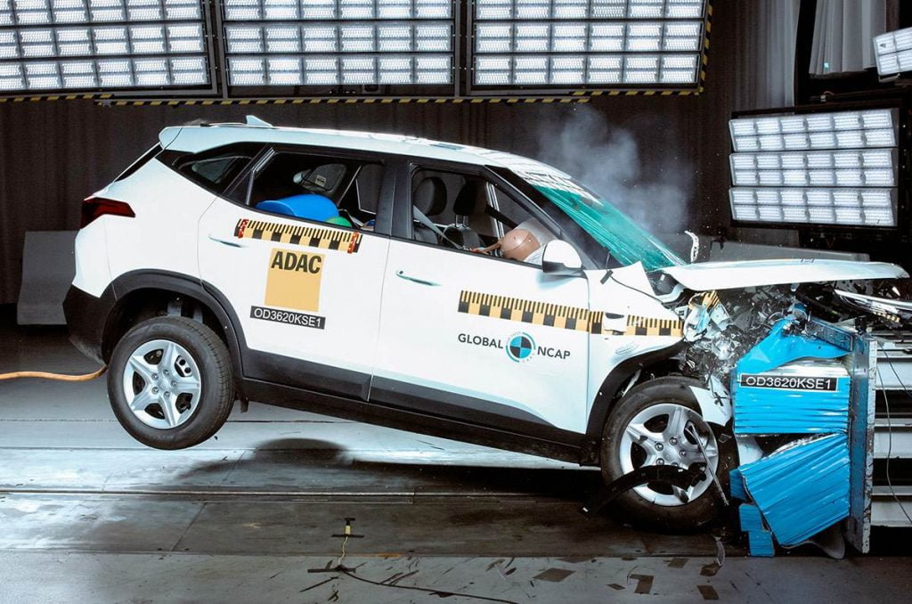 Kia Seltos obtient seulement une cote de sécurité moyenne de trois étoiles aux crash tests Global NCAP. 