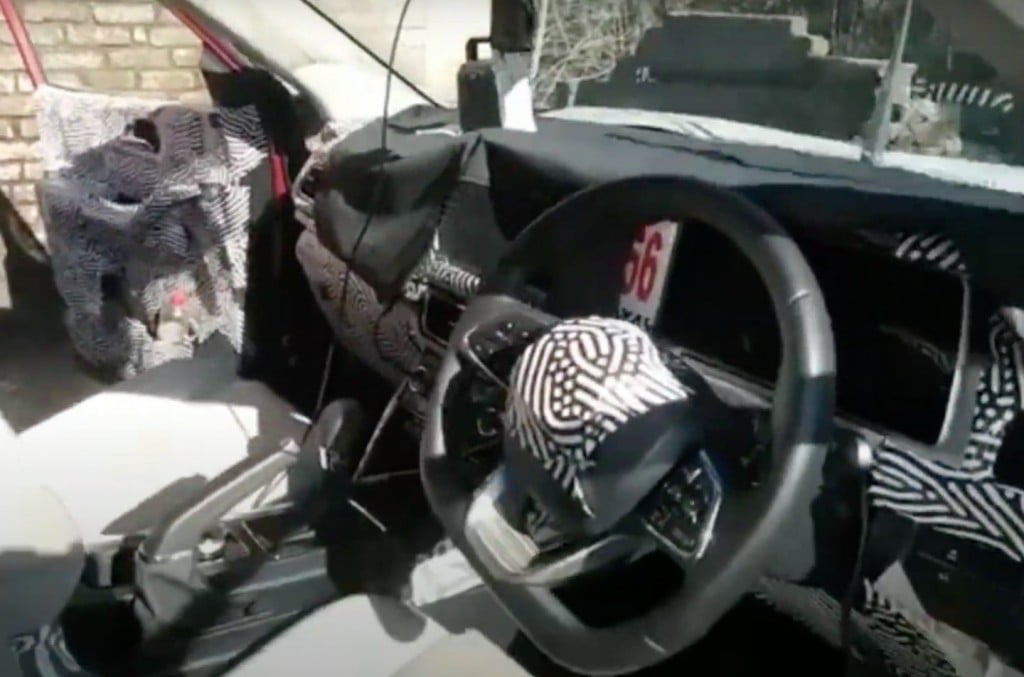 2021 Mahindra XUV500 Spyshot Interior