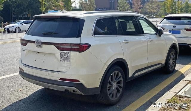 Ford SUV Spy Shot