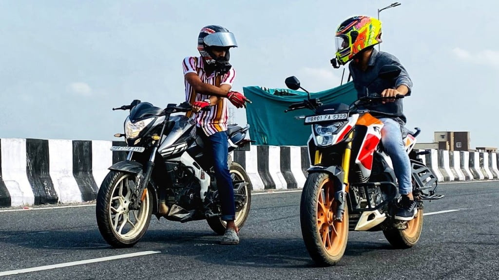 bajaj pulsar ns200 bs6 vs honda hornet 2.0 drag race